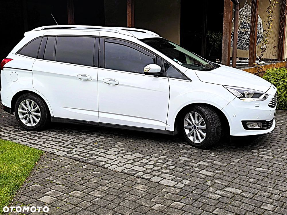 Ford Grand C-MAX - 26
