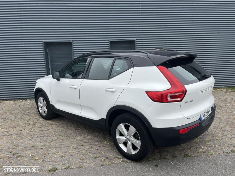 Volvo XC 40 1.5 T2 Momentum Geartronic - 13