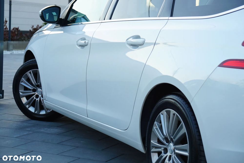 Peugeot 308 BlueHDi 130 Stop & Start Allure Business-Paket - 22