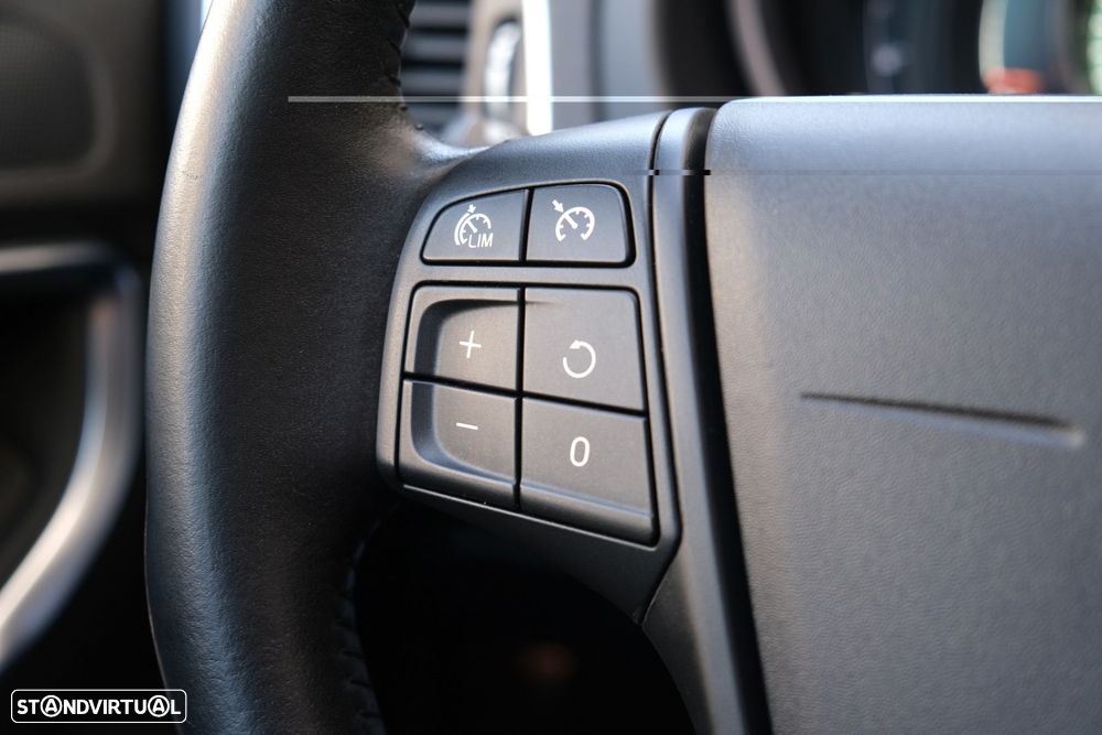 Volvo V40 2.0 D2 Momentum - 27