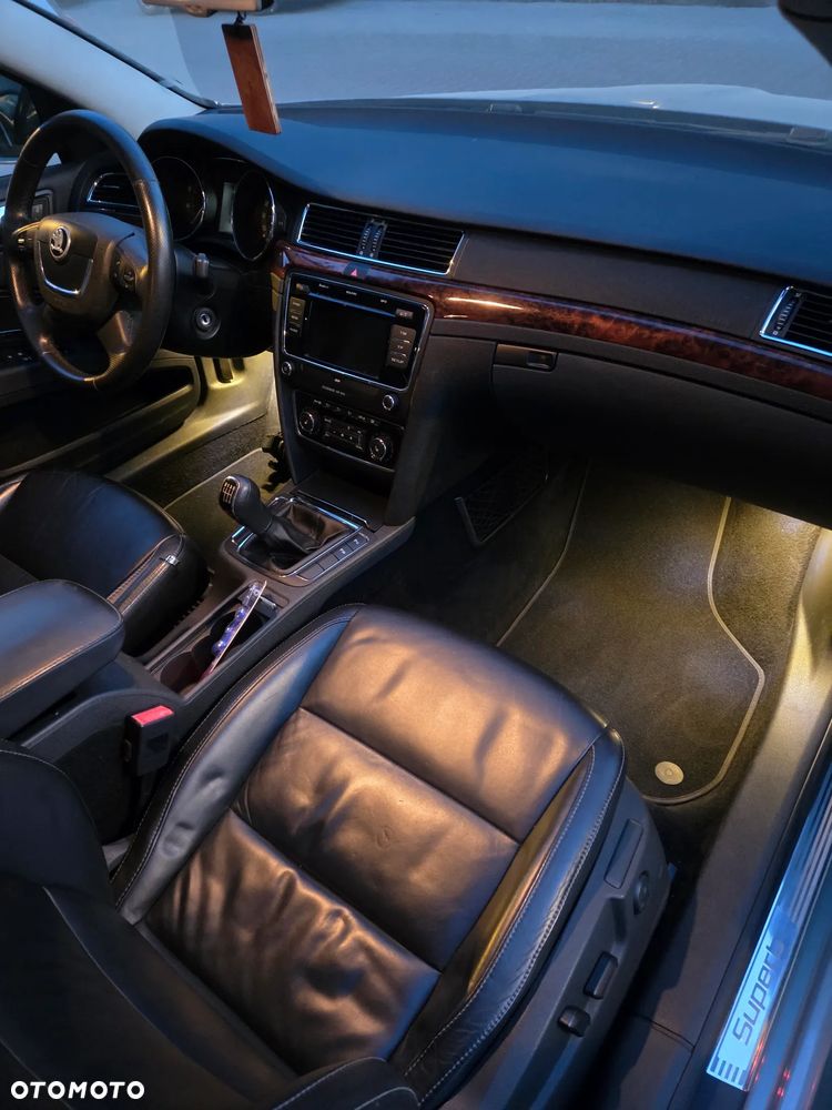 Skoda Superb 1.8 TSI Elegance - 26