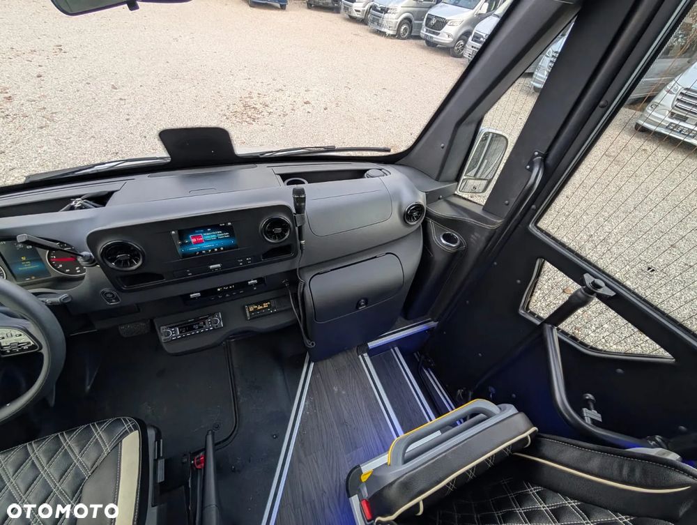 Mercedes-Benz Sprinter 519 - 22