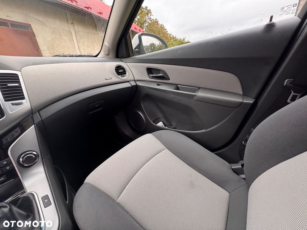 Chevrolet Cruze 1.8 LT - 24