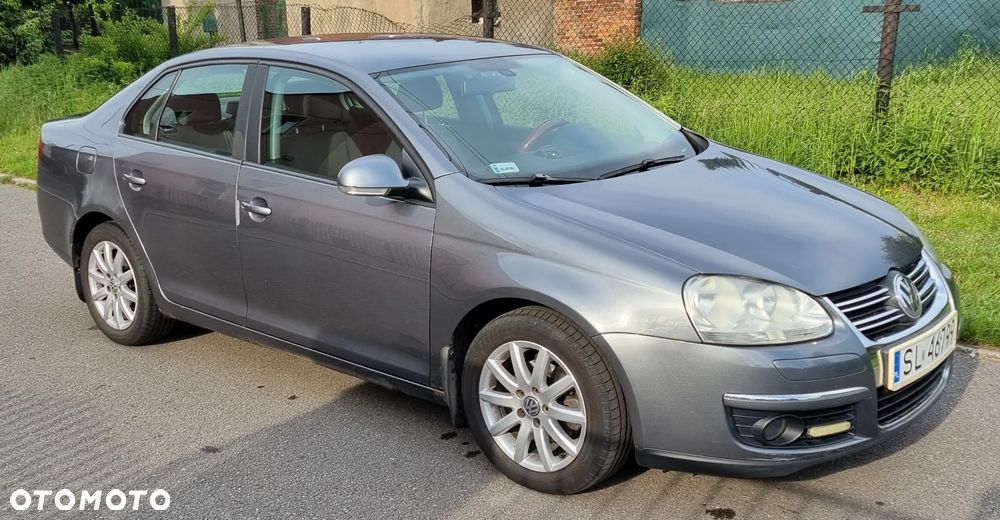 Volkswagen Jetta - 4
