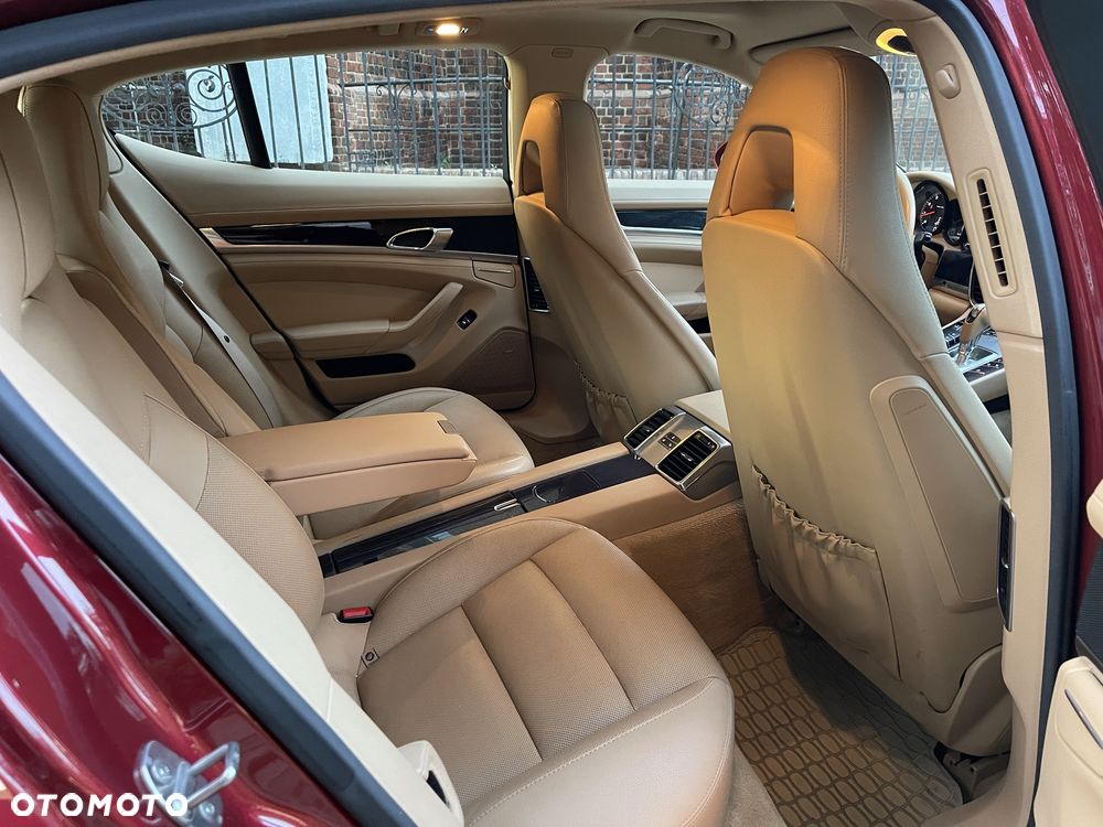 Porsche Panamera - 8