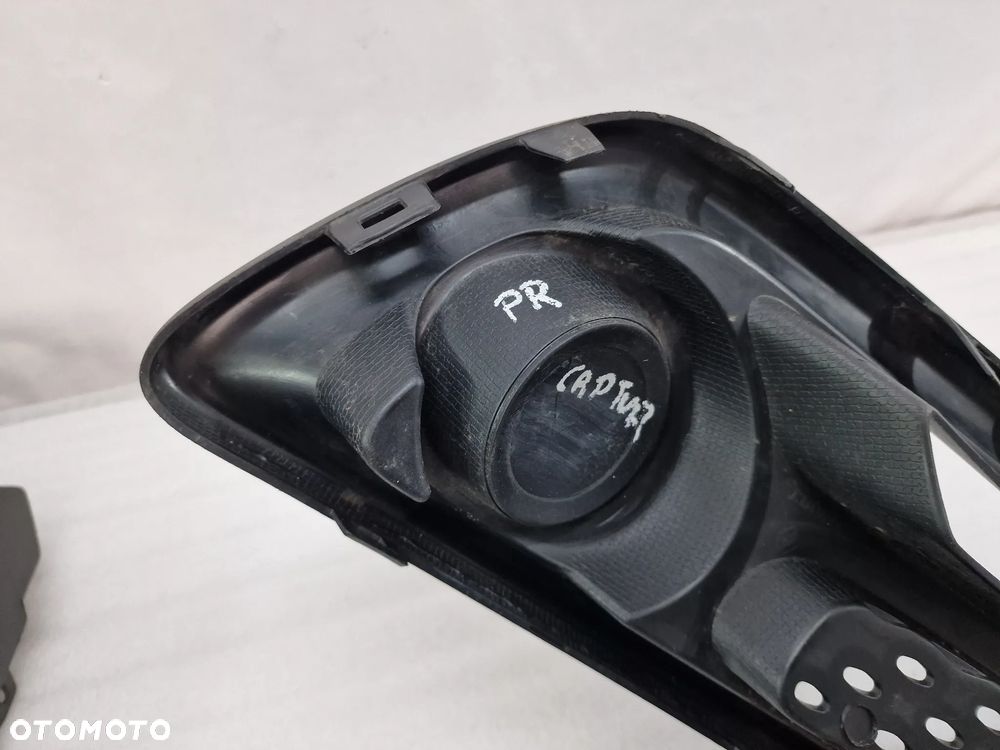 RENAULT CAPTUR I 12- PRAWA KRATKA BOCZNA ZDERZAKA PRZEDNIEGO PRZÓD , OPCJA BEZ CHROMU I HALOGENU , NR 620846576R / 620742386R , NR AUKCJI D/51 - 10