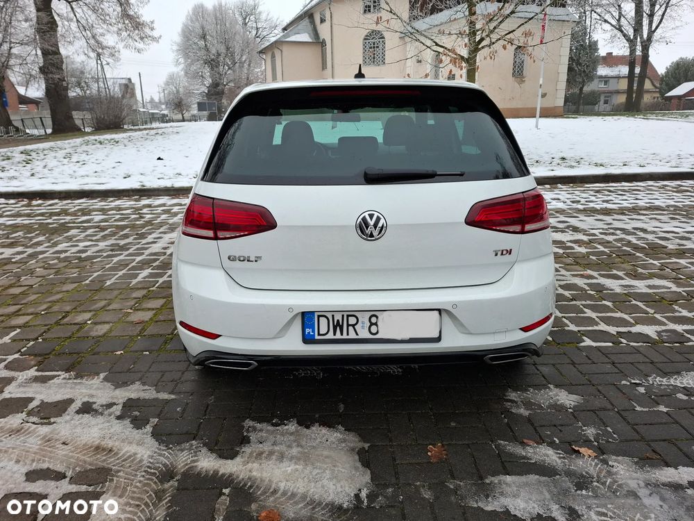 Volkswagen Golf - 6
