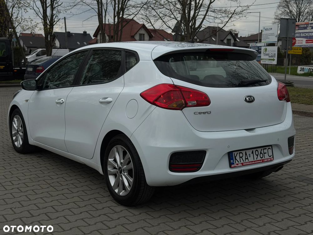 Kia Ceed 1.4 CVVT Dream Team Edition - 6