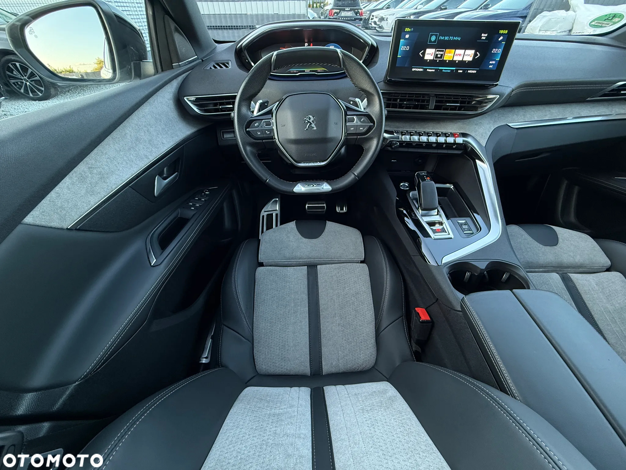 Peugeot 3008 Plug-In Hybrid 225 e-EAT8 GT - 37