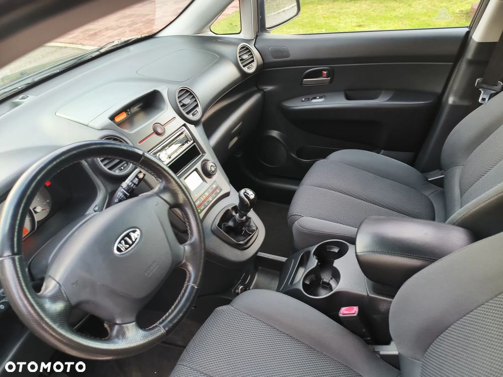 Kia Carens 2.0 CVVT Spirit - 13