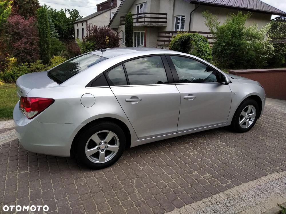 Chevrolet Cruze 1.6 LS - 7