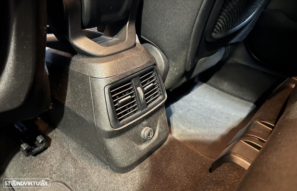 BMW 216 Active Tourer d Line Luxury Auto - 30