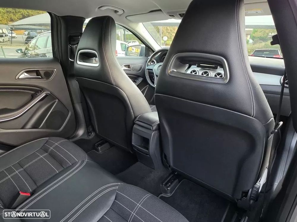 Mercedes-Benz GLA 200 - 32