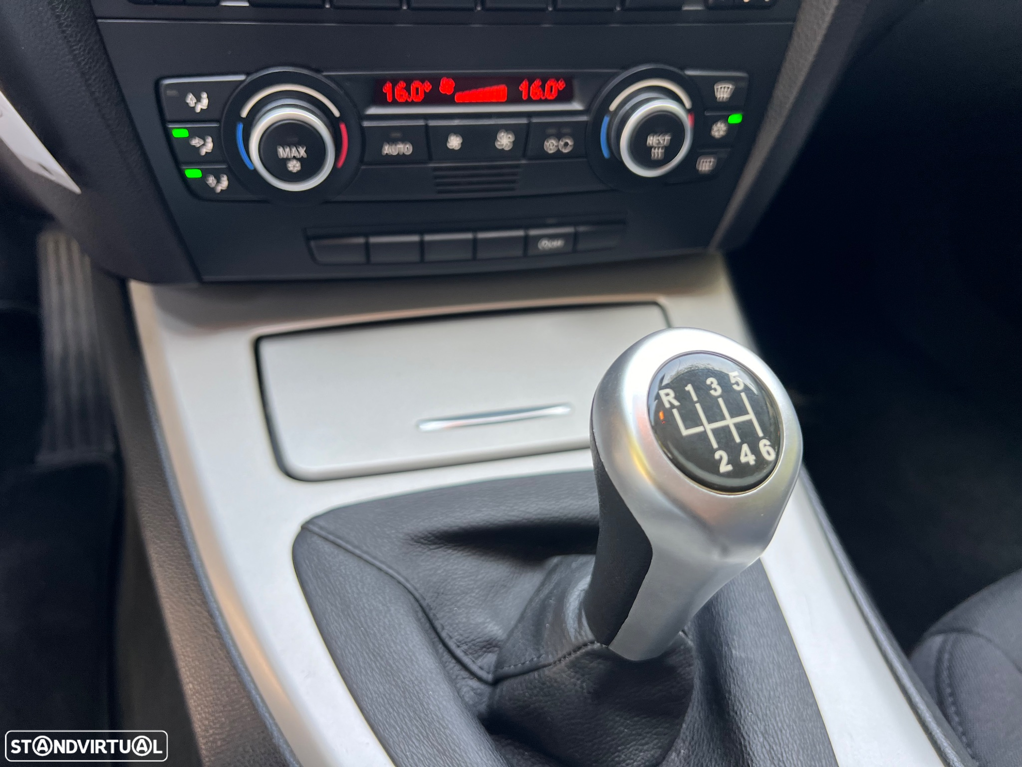 BMW 318 d Touring LifeStyle - 9