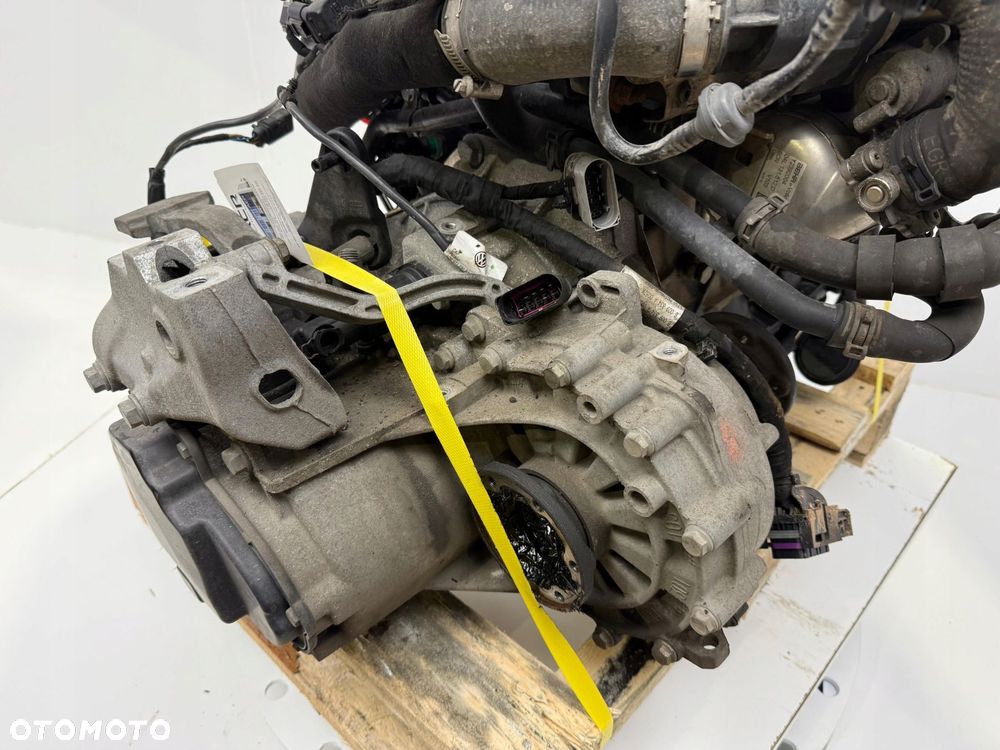 SILNIK CLH CLHA VW Golf VII Skoda Octavia III Seat Leon Audi A3 8V 1.6 TDI - 8