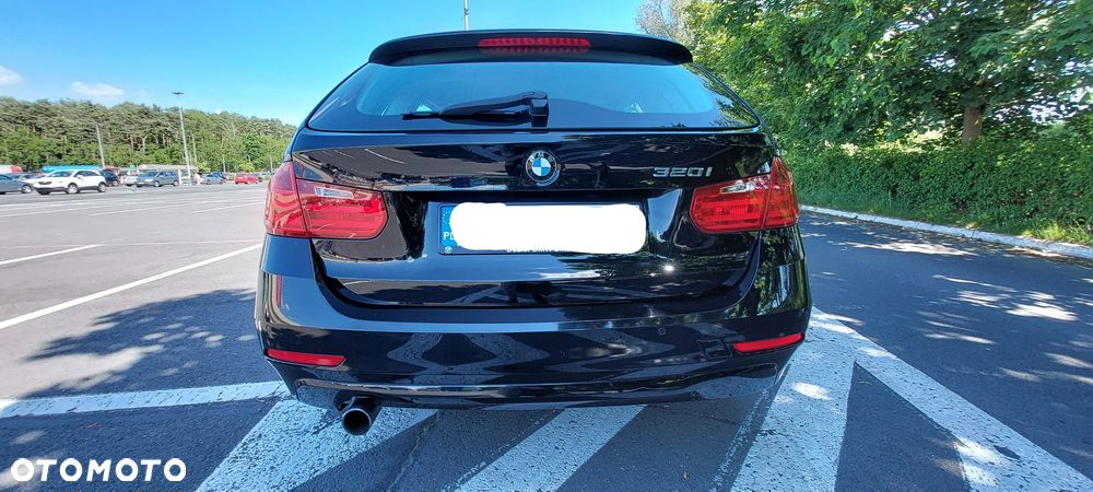 BMW Seria 3 320i - 18