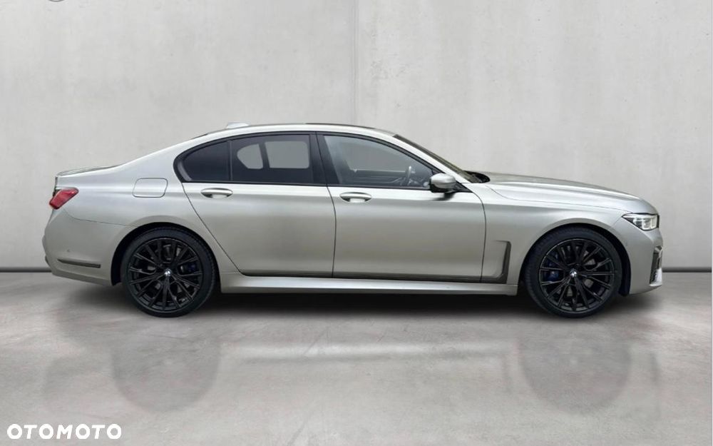 BMW Seria 7 750i xDrive sport - 14