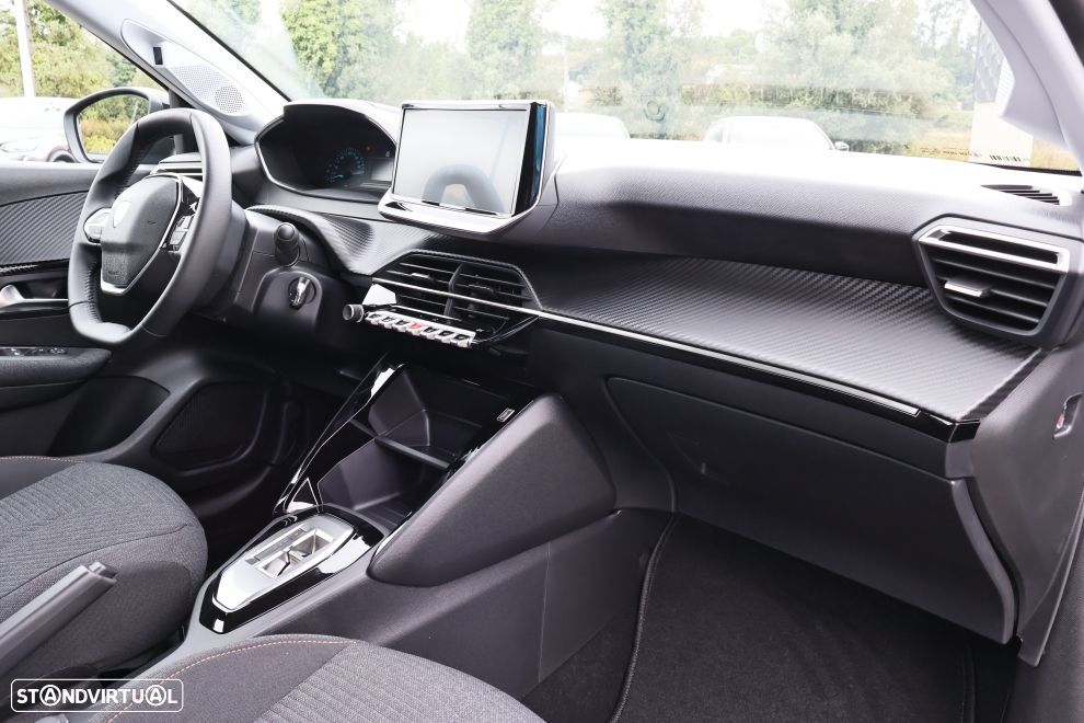 Peugeot 208 - 13