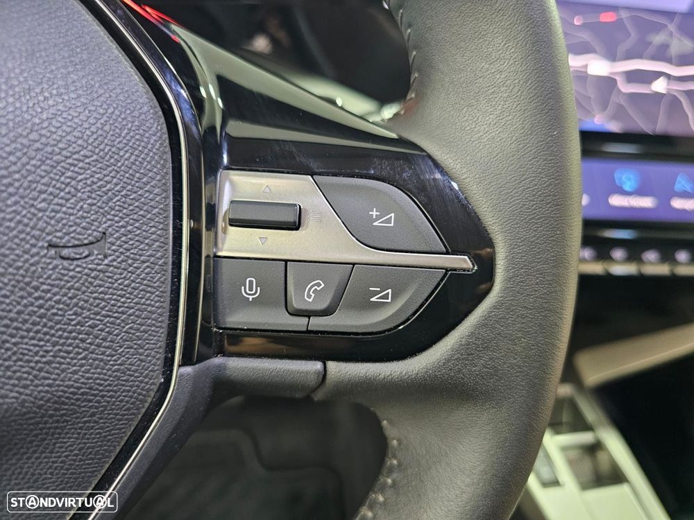 Peugeot 408 1.2 PureTech Allure EAT8 - 17