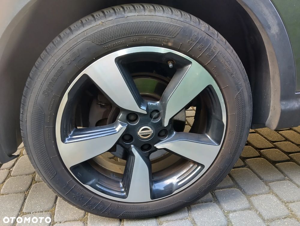 Nissan Qashqai 1.6 DCi Xtronic TEKNA - 28