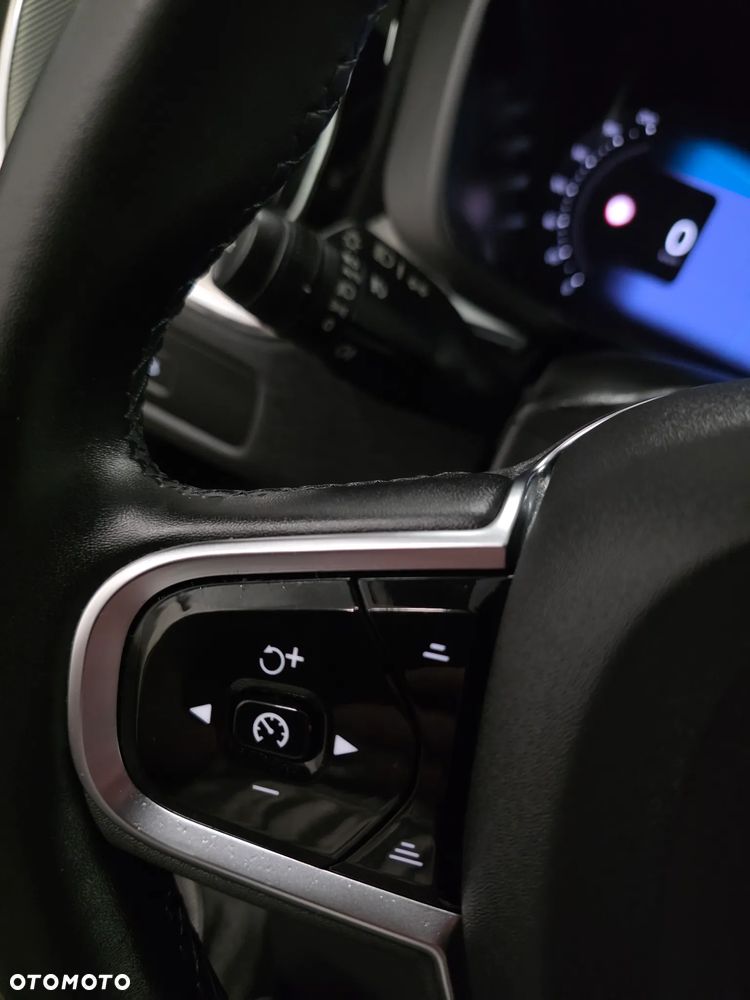 Volvo XC 60 B4 D Geartronic RDesign - 23