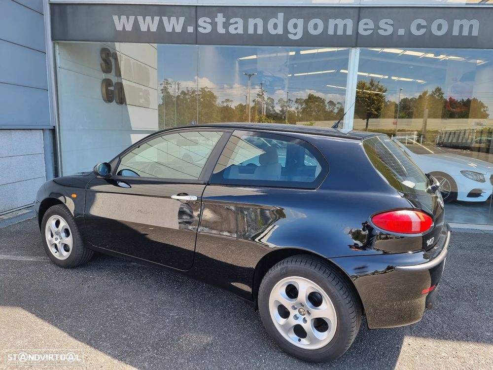 Alfa Romeo 147 1.9 JTD Distinctive - 4