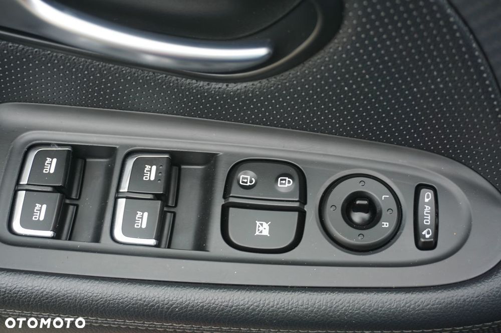 Kia Carens 1.7 CRDi Business Line 7os 7DCT - 12