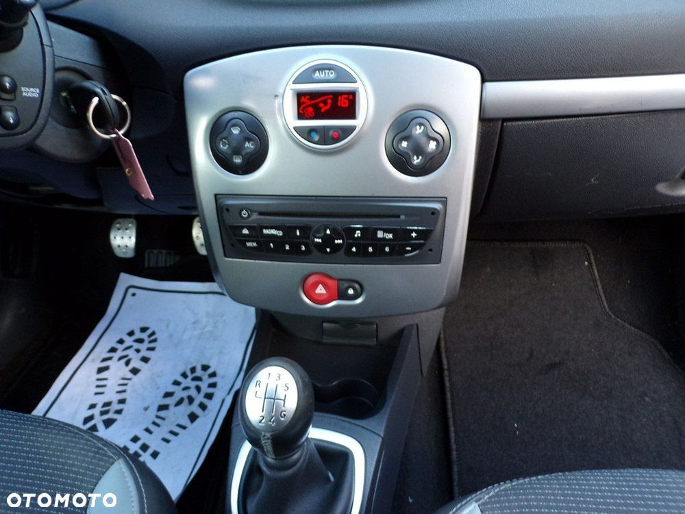 Renault Clio - 20