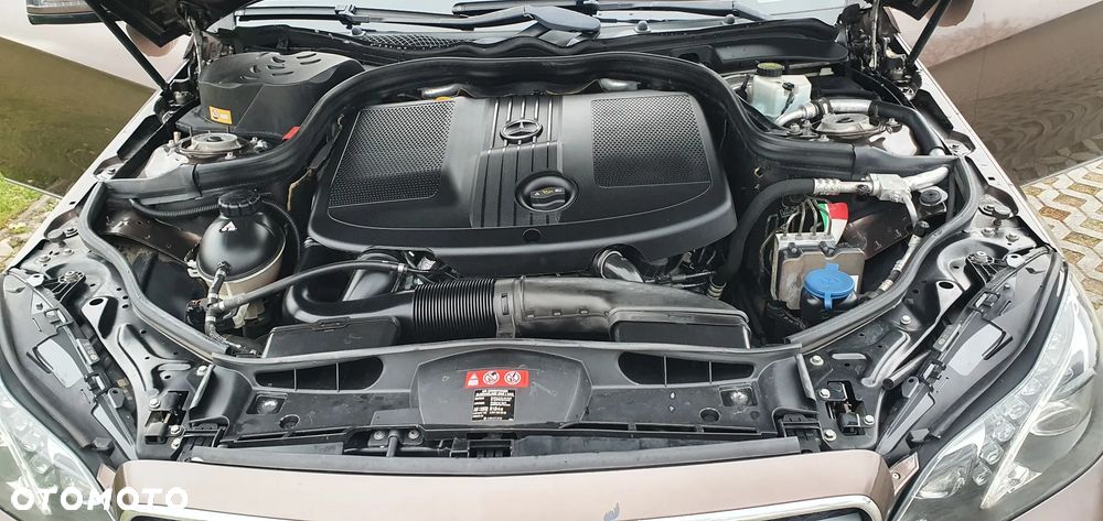 Mercedes-Benz Klasa E 220 CDI BlueEff Avantgarde - 34