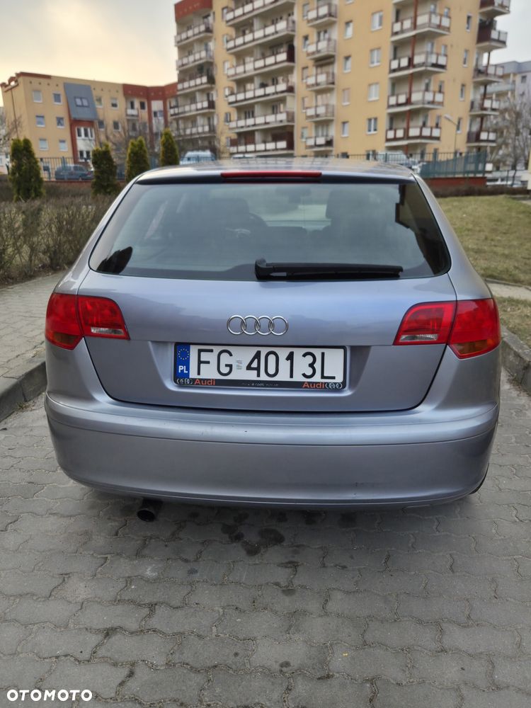 Audi A3 Sportback 1.6 Ambiente - 13