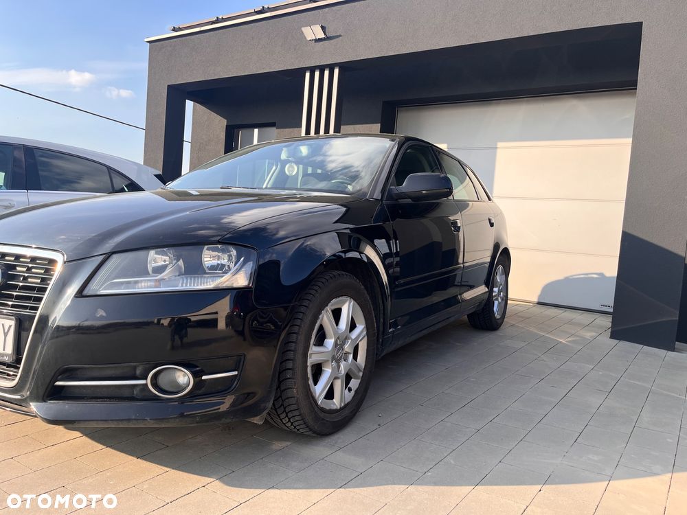 Audi A3 Sportback 1.6 TDI DPF Ambiente - 24