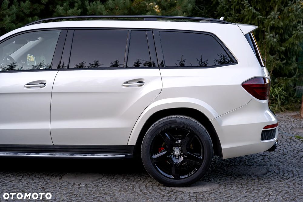 Mercedes-Benz GL 63 AMG 4Matic AMG Speedshift Plus 7G-TRONIC - 17