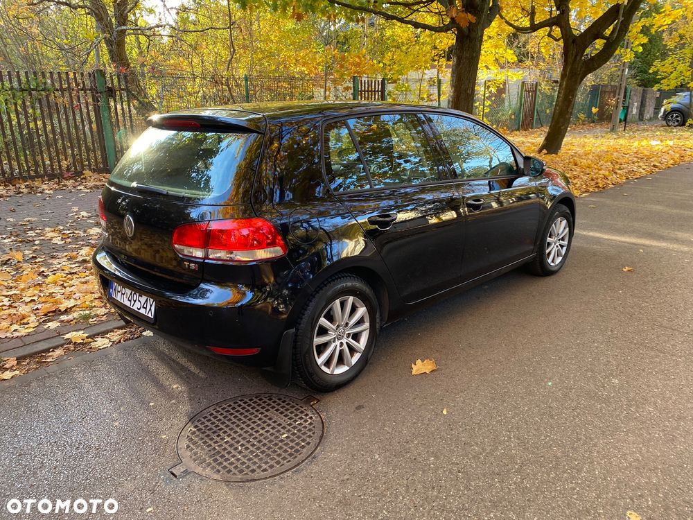Volkswagen Golf - 6
