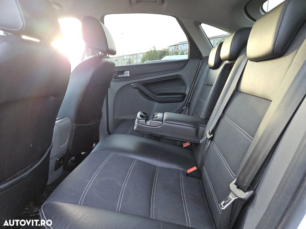 Ford Focus 1.6 TDCi DPF Titanium - 24