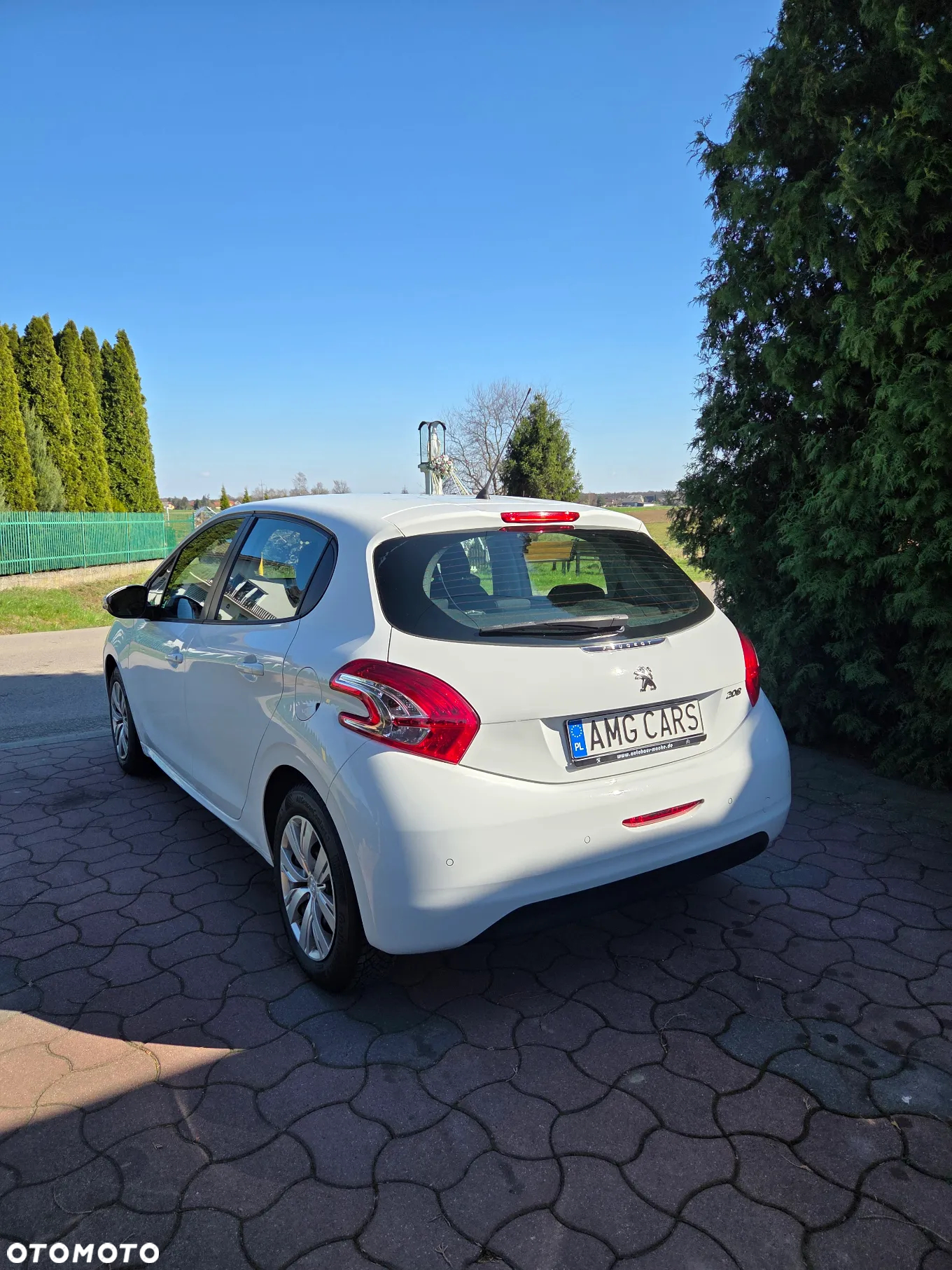 Peugeot 208 - 16