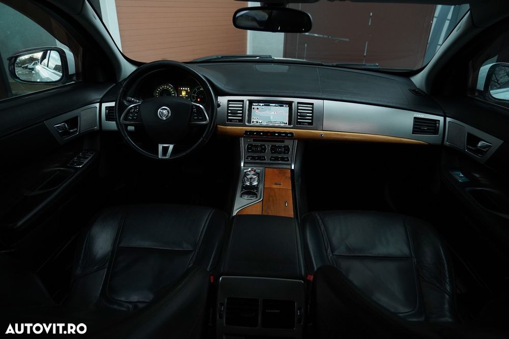 Jaguar XF 2.2D Luxury - 5