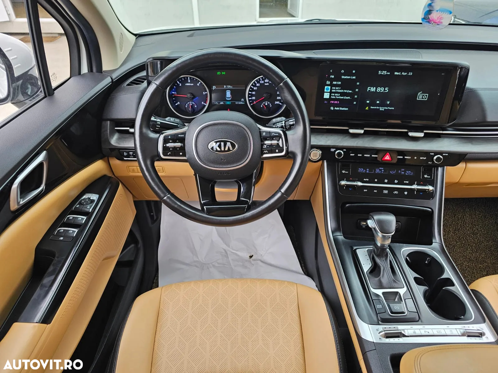 Kia Carnival - 14