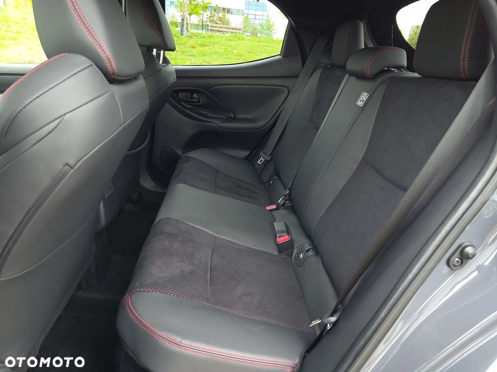 Toyota Yaris Hybrid 1.5 GR Sport - 11