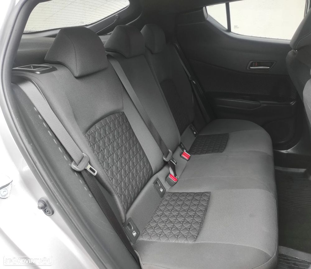 Toyota C-HR 1.8 Hybrid Square Collection - 26