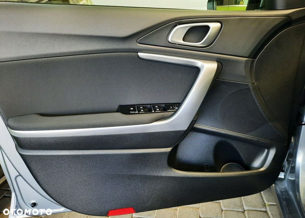 Kia Ceed 1.5 T-GDI M DCT - 11