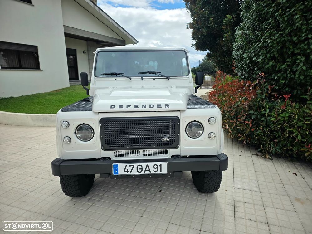 Land Rover Defender - 34