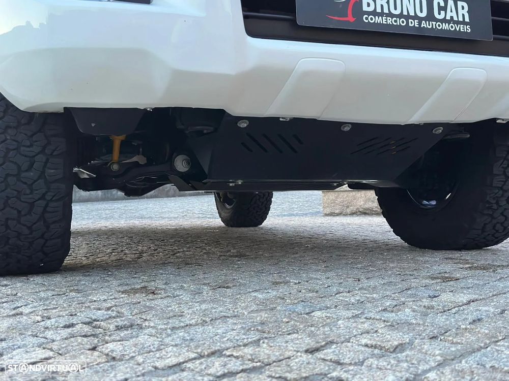 Toyota Land Cruiser Prado - 12