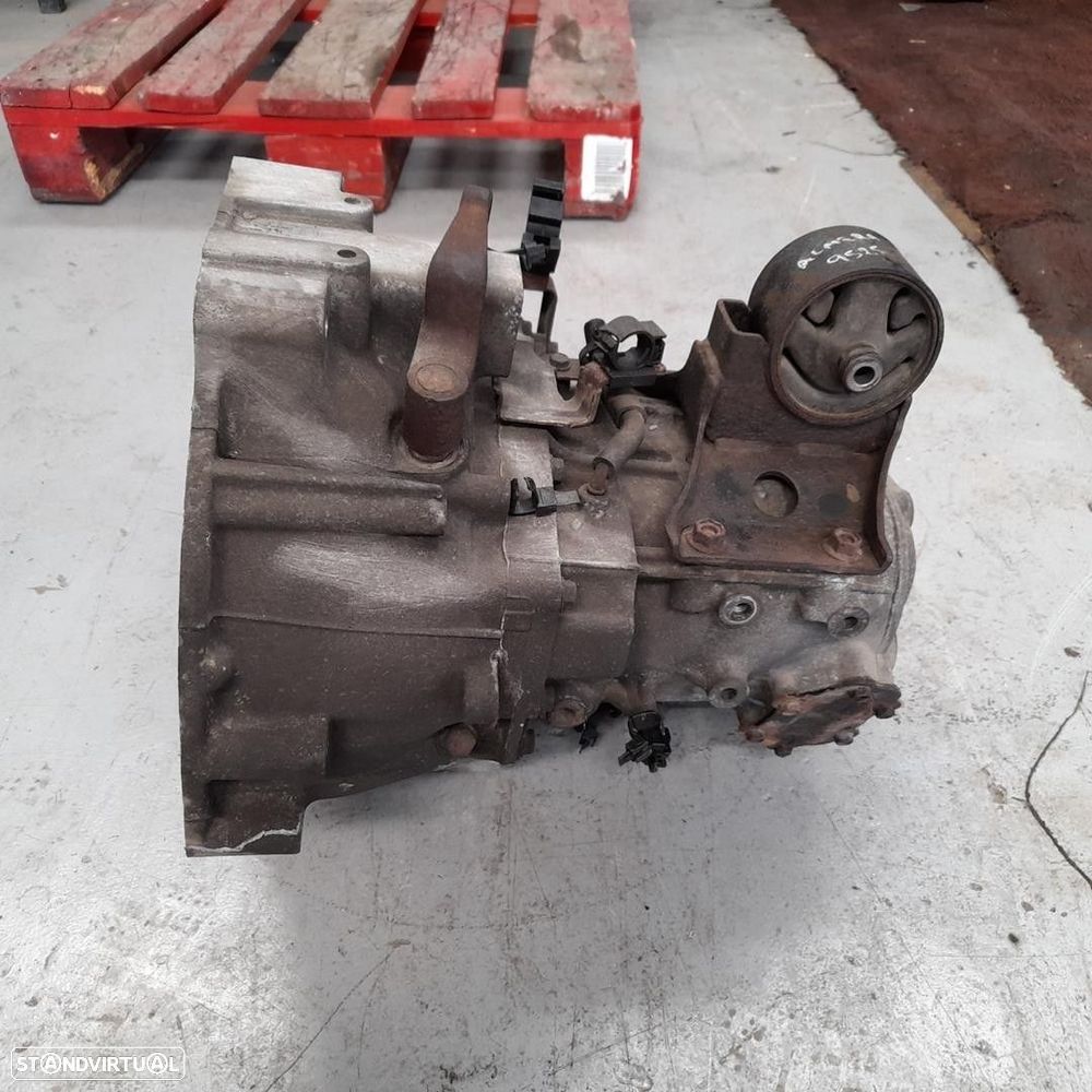 CAIXA VELOCIDADES NISSAN ALMERA TINO 2002 - 1