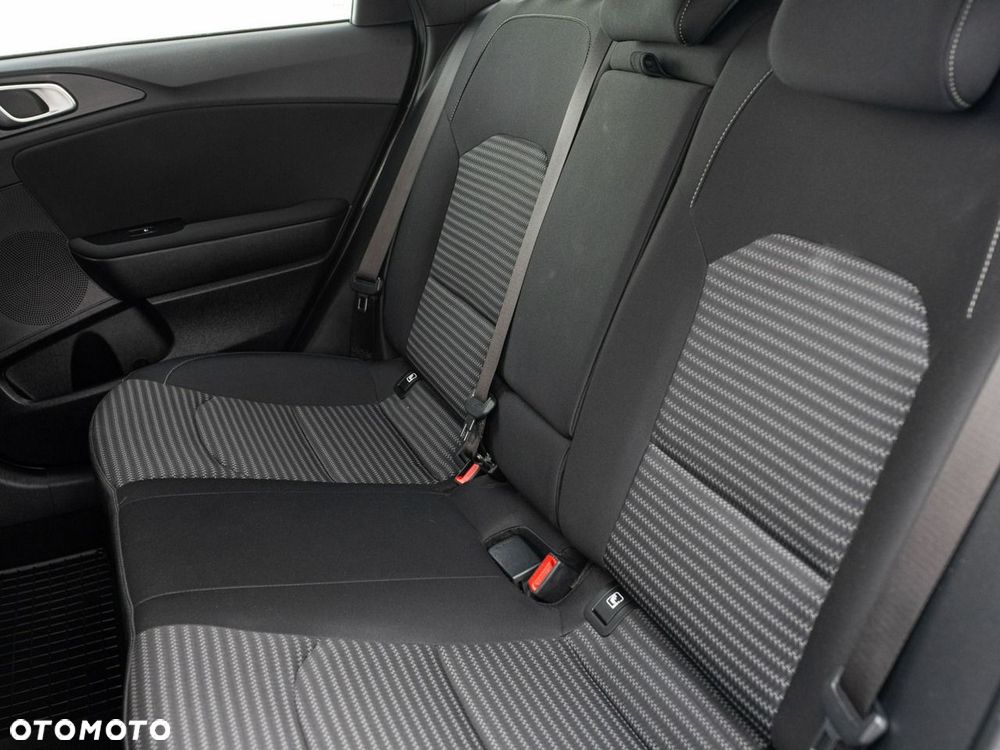 Kia Ceed 1.5 T-GDI M - 21