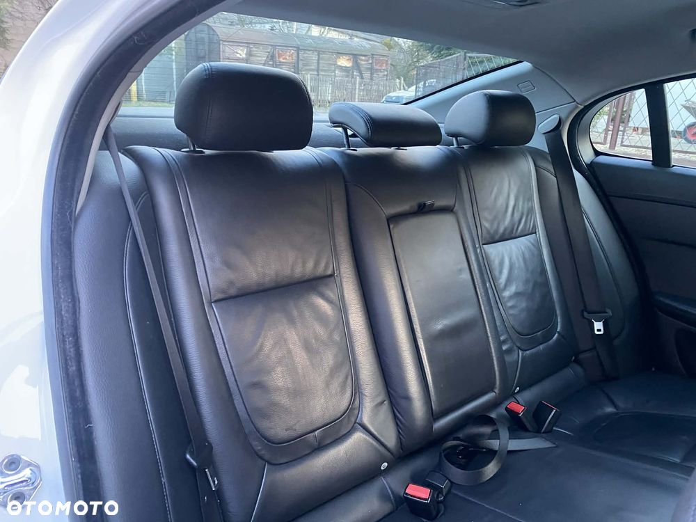 Jaguar XF 3.0 V6 D Luxury - 13