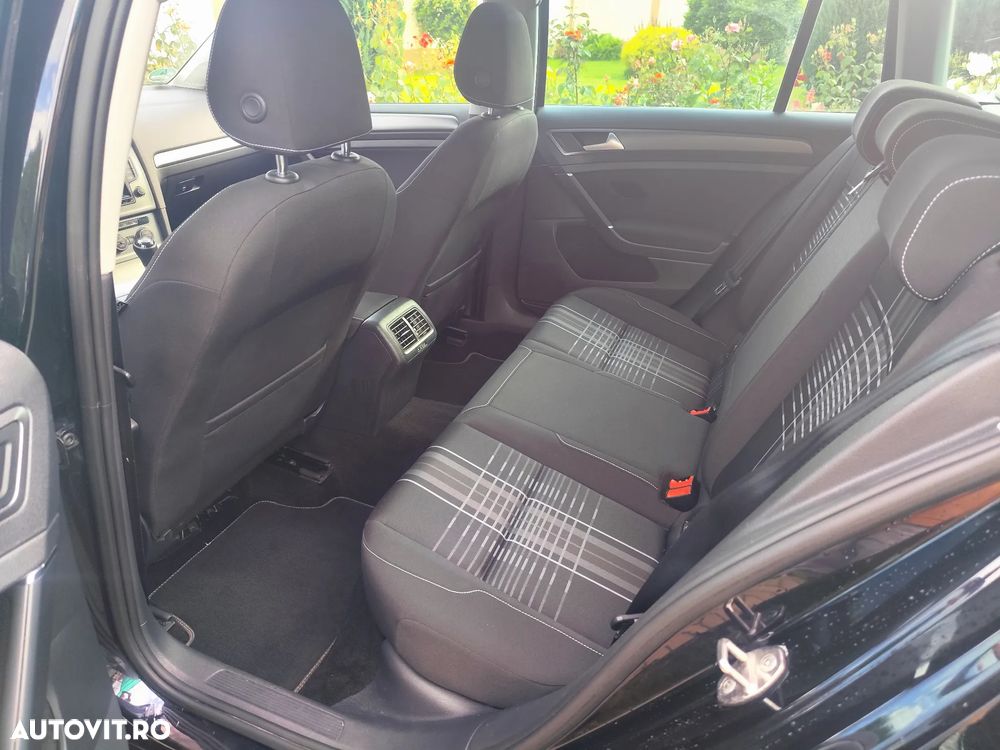 Volkswagen Golf 1.6 TDI BlueMotion Technology Lounge - 10