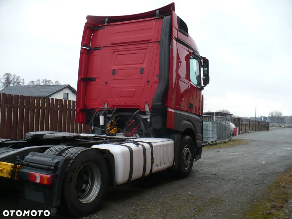 Mercedes-Benz Actros - 8