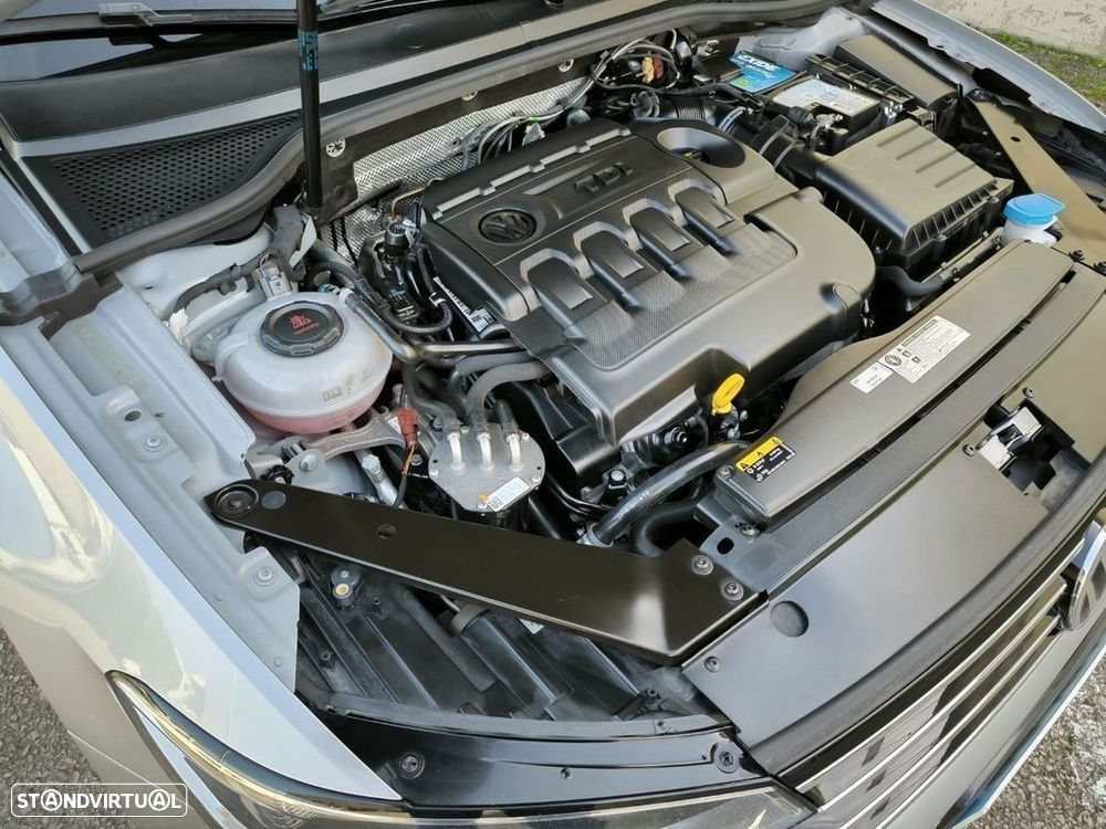 VW Passat 2.0 TDI Business P.DSG - 54
