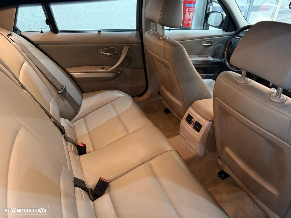 BMW 320 d Navigation - 23
