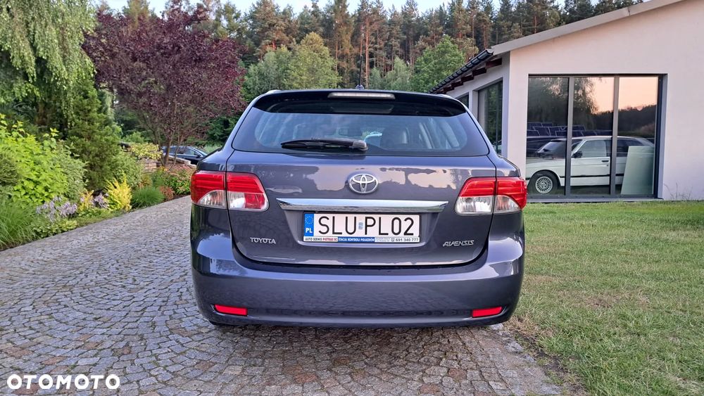 Toyota Avensis 1.8 Premium - 10